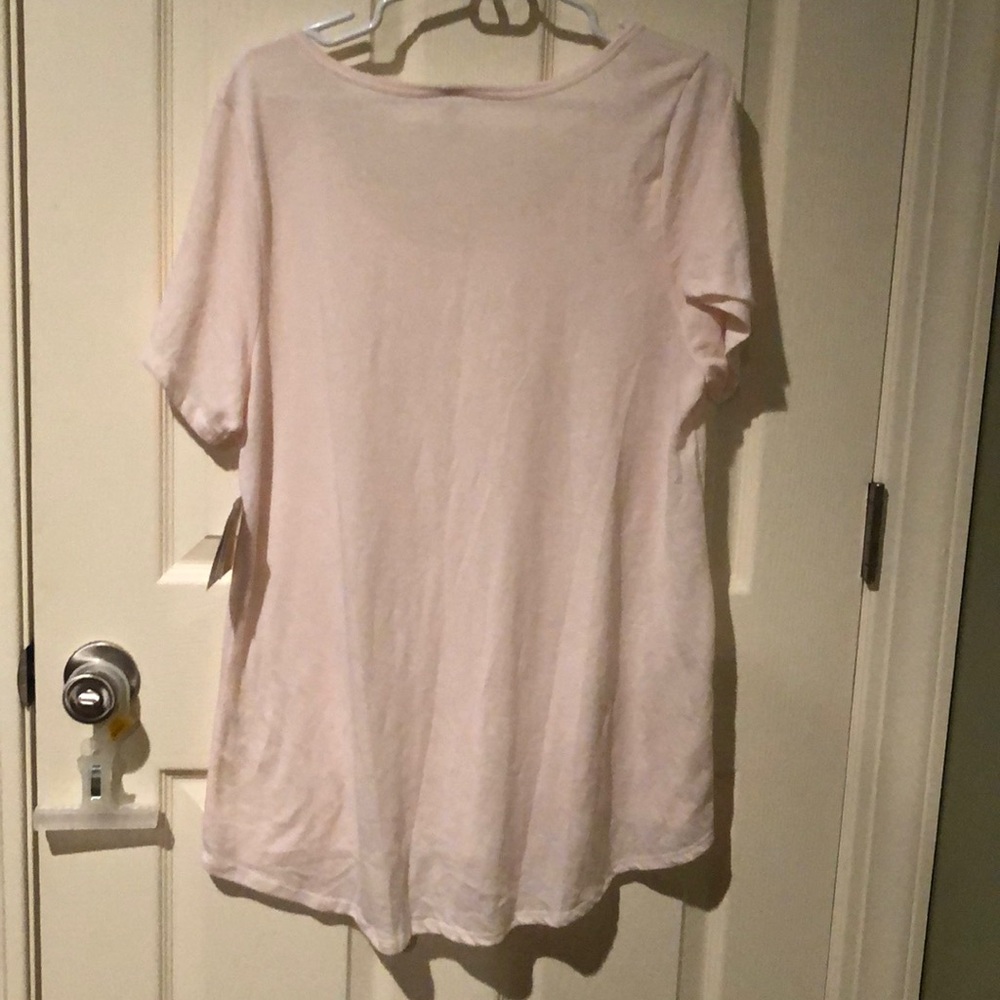 LuLaRoe Classic T - Picture 4 of 4